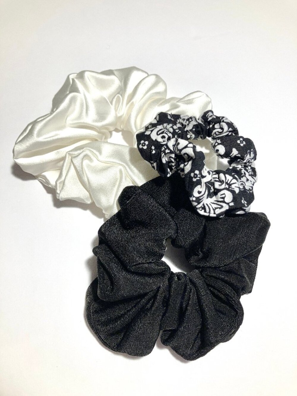 Trio of Black and/or White Ponytail Covers, NEW - Picture 5 of 5